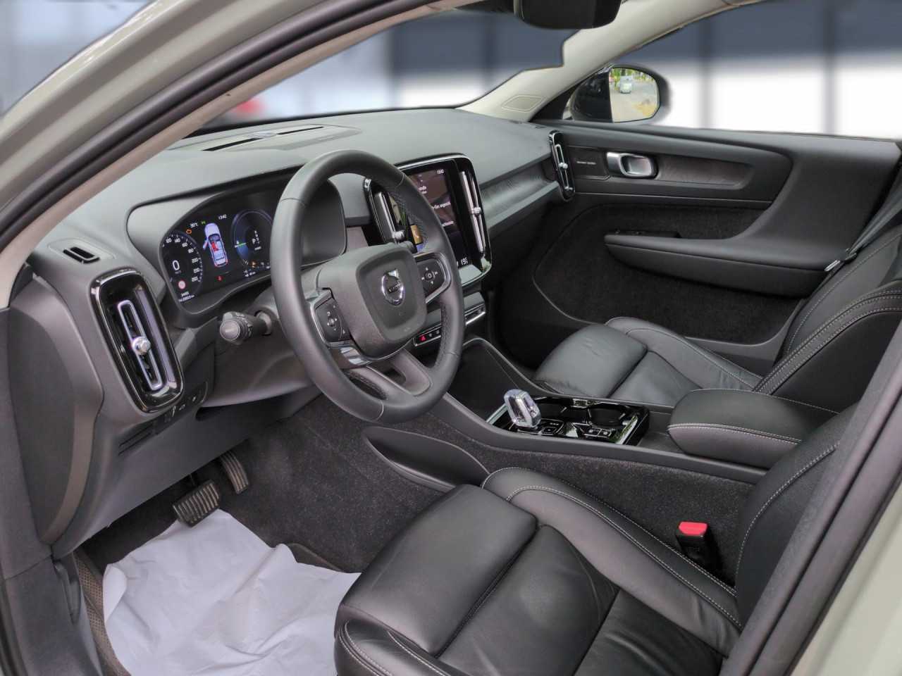 Volvo  XC40