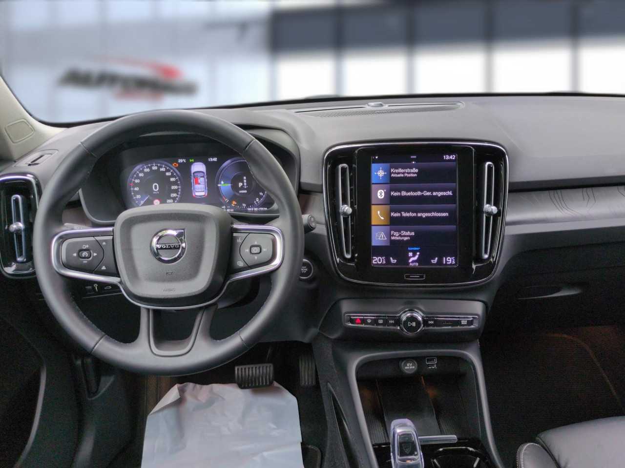 Volvo  XC40