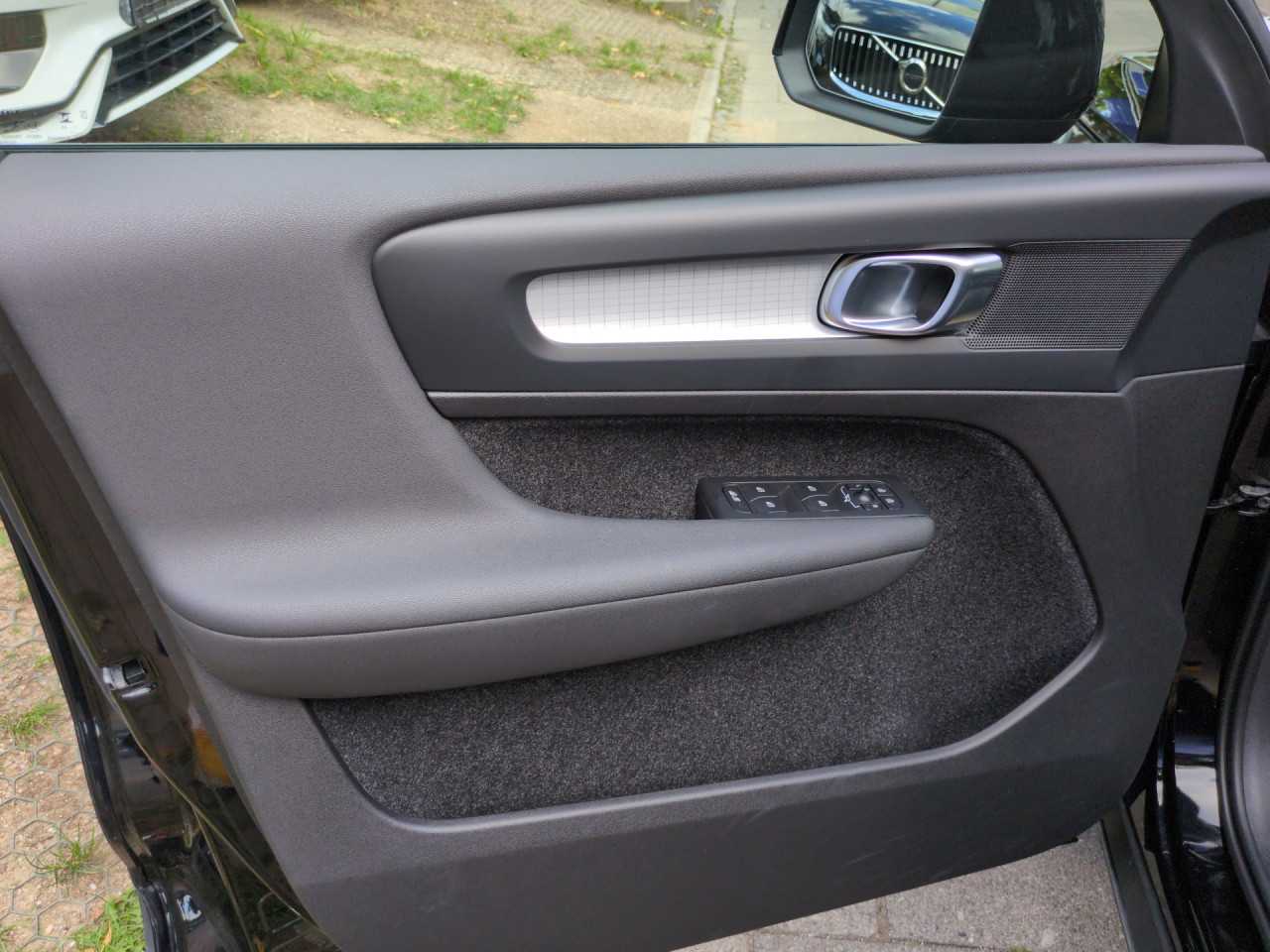 Volvo  XC40