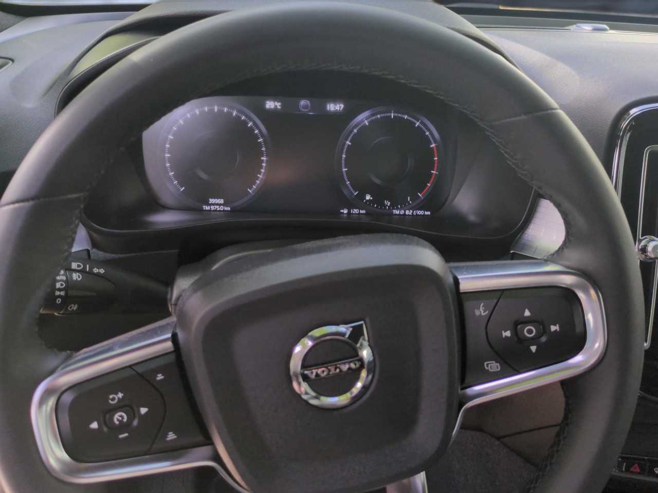 Volvo  XC40