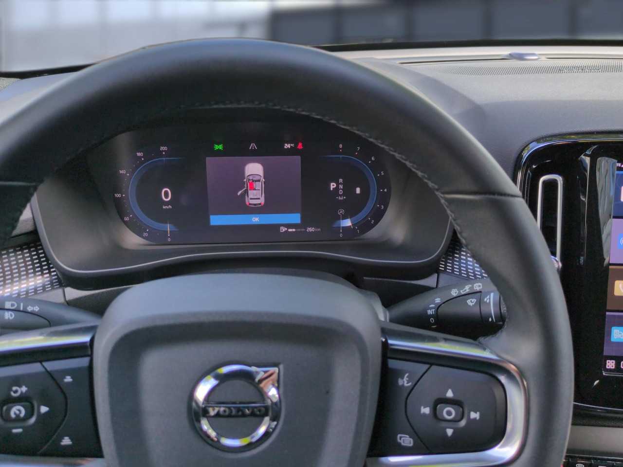 Volvo  XC40