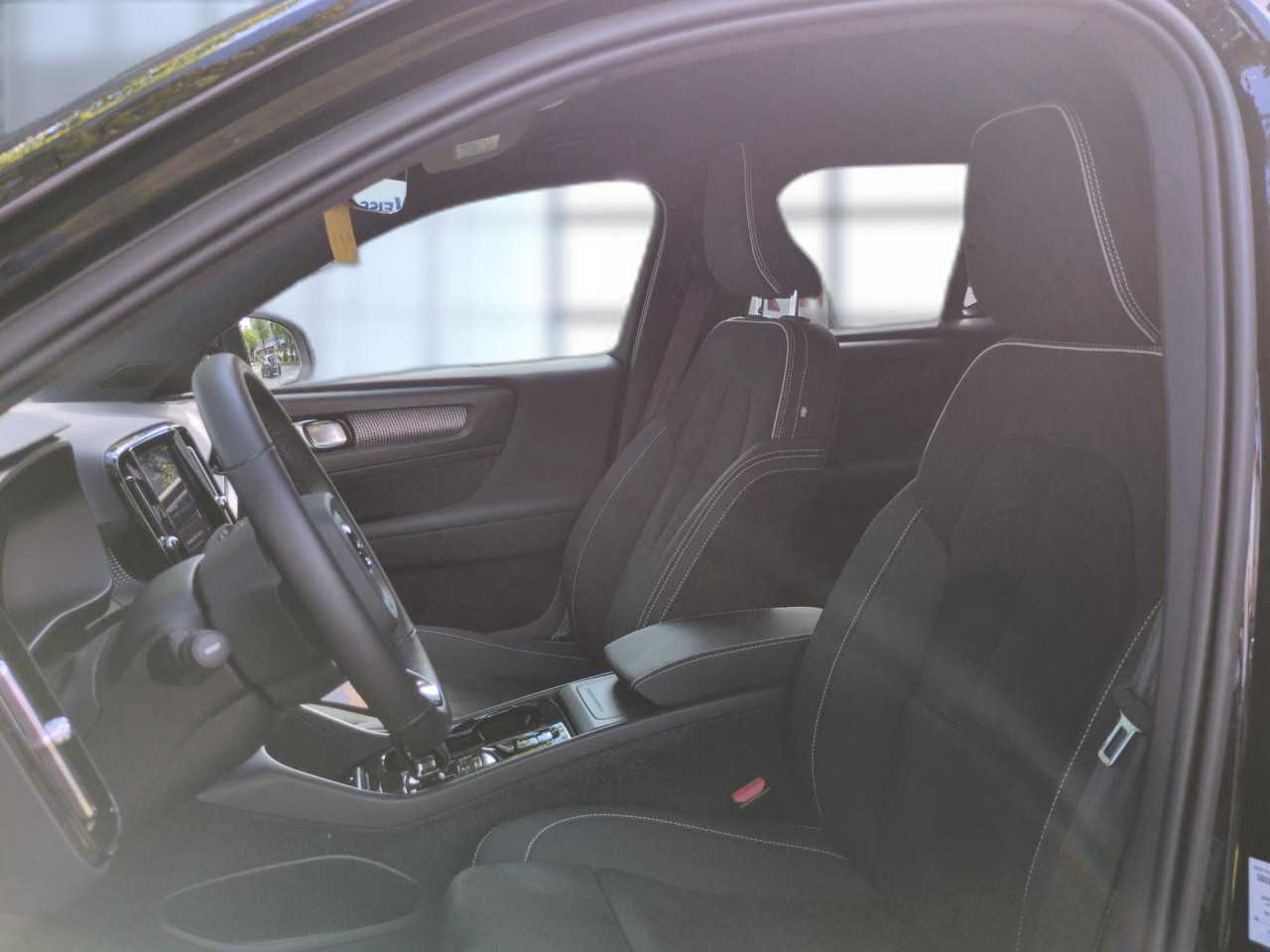 Volvo  XC40