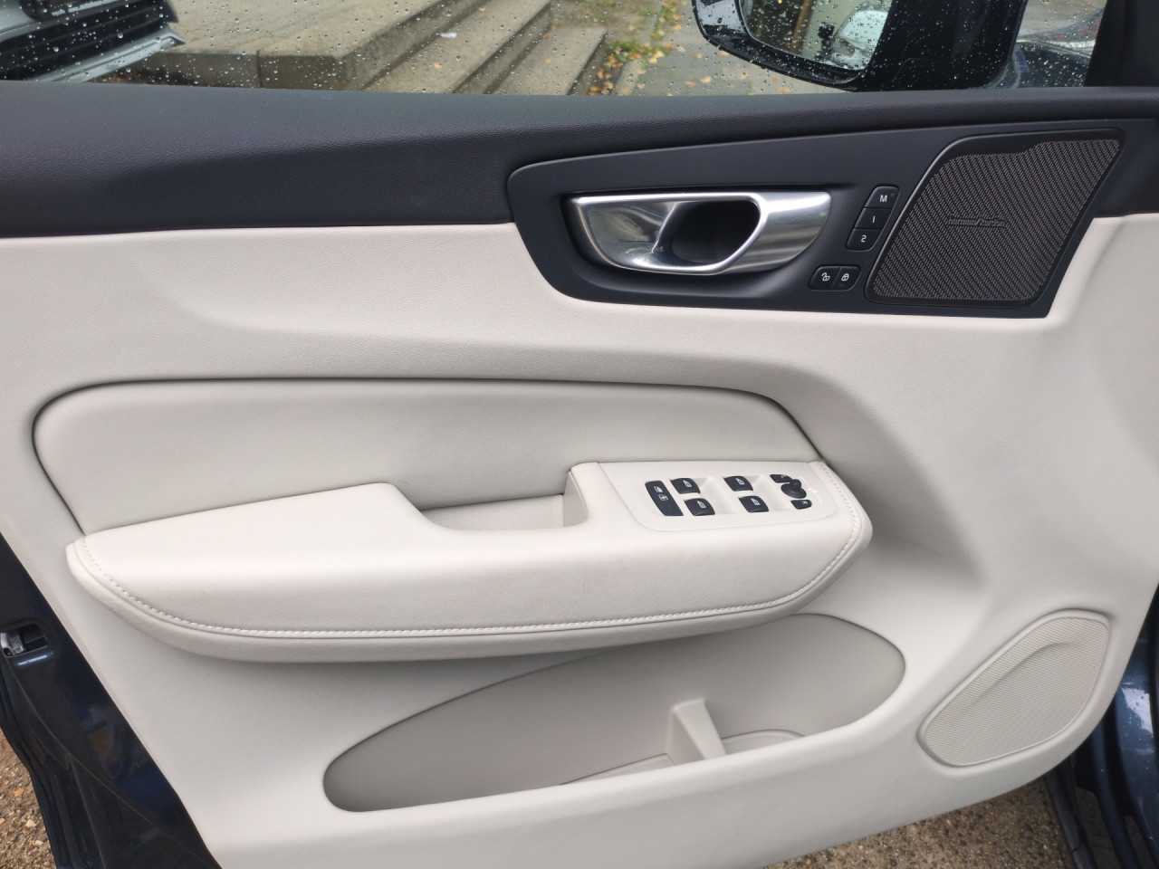 Volvo  XC60