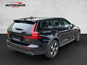 Volvo  V60 CC Pro AWD