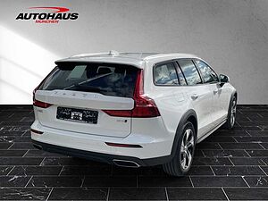 Volvo  V60 CC Pro AWD