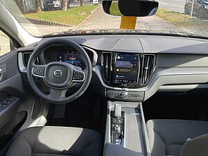 Volvo  XC 60 Momentum Pro 2WD