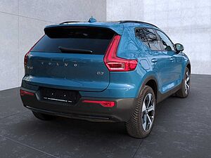 Volvo  XC 40 Plus Dark 2WD