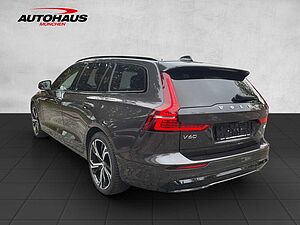 Volvo  V60 Ultimate Dark Recharge Plug-In Hybrid AWD