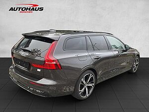 Volvo  V60 Ultimate Dark Recharge Plug-In Hybrid AWD