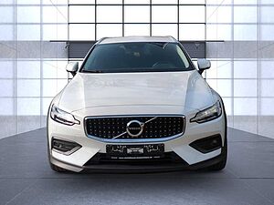 Volvo  V60 CC Pro AWD