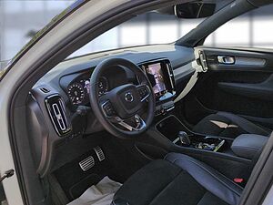Volvo  XC40