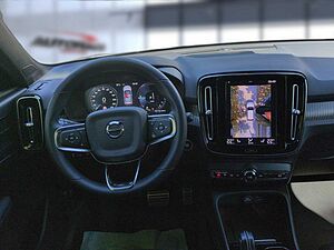 Volvo  XC40