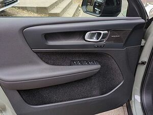 Volvo  XC40