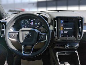 Volvo  XC40