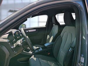 Volvo  XC40