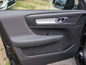 Volvo  XC40