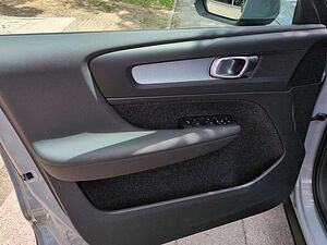 Volvo  XC40