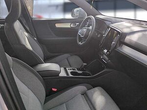 Volvo  XC40