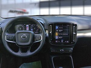 Volvo  XC40