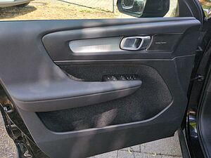Volvo  XC40