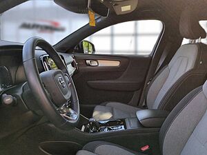 Volvo  XC40