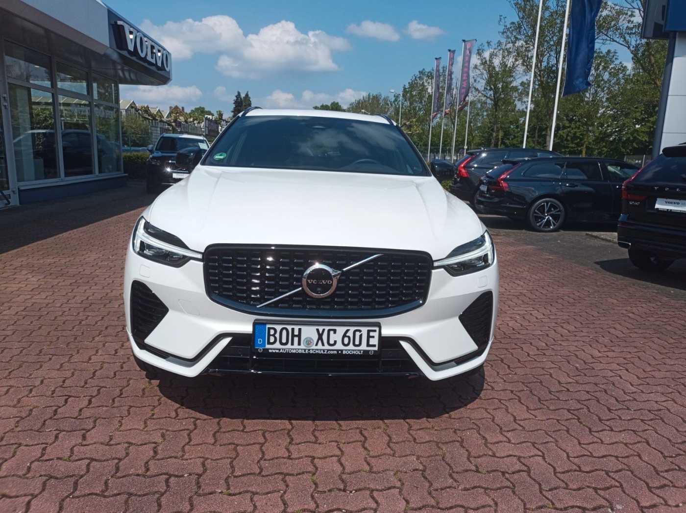 Volvo  T6 Plug-in Hybrid AWD Plus Dark