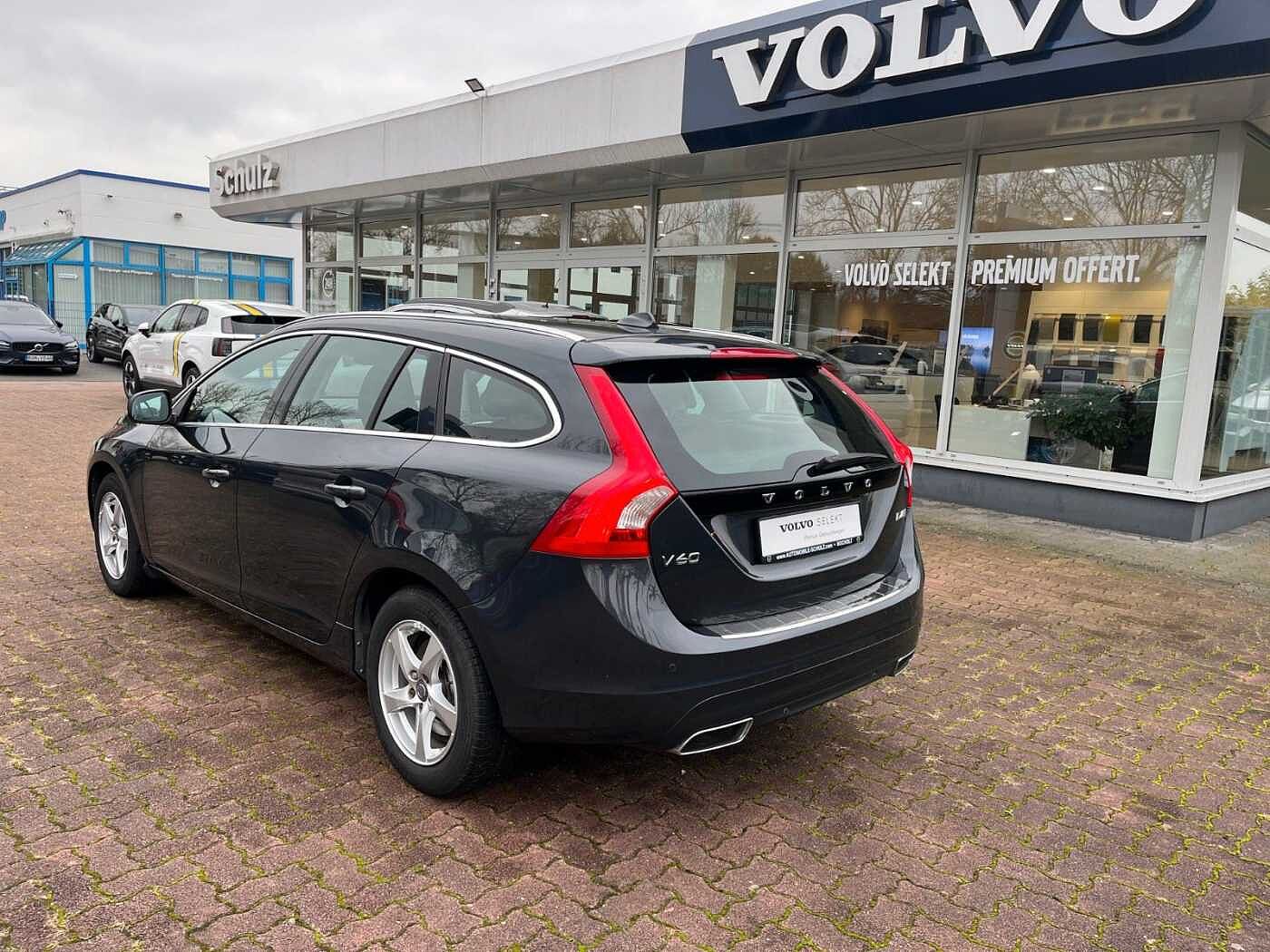 Volvo  D4 Geartronic Summum