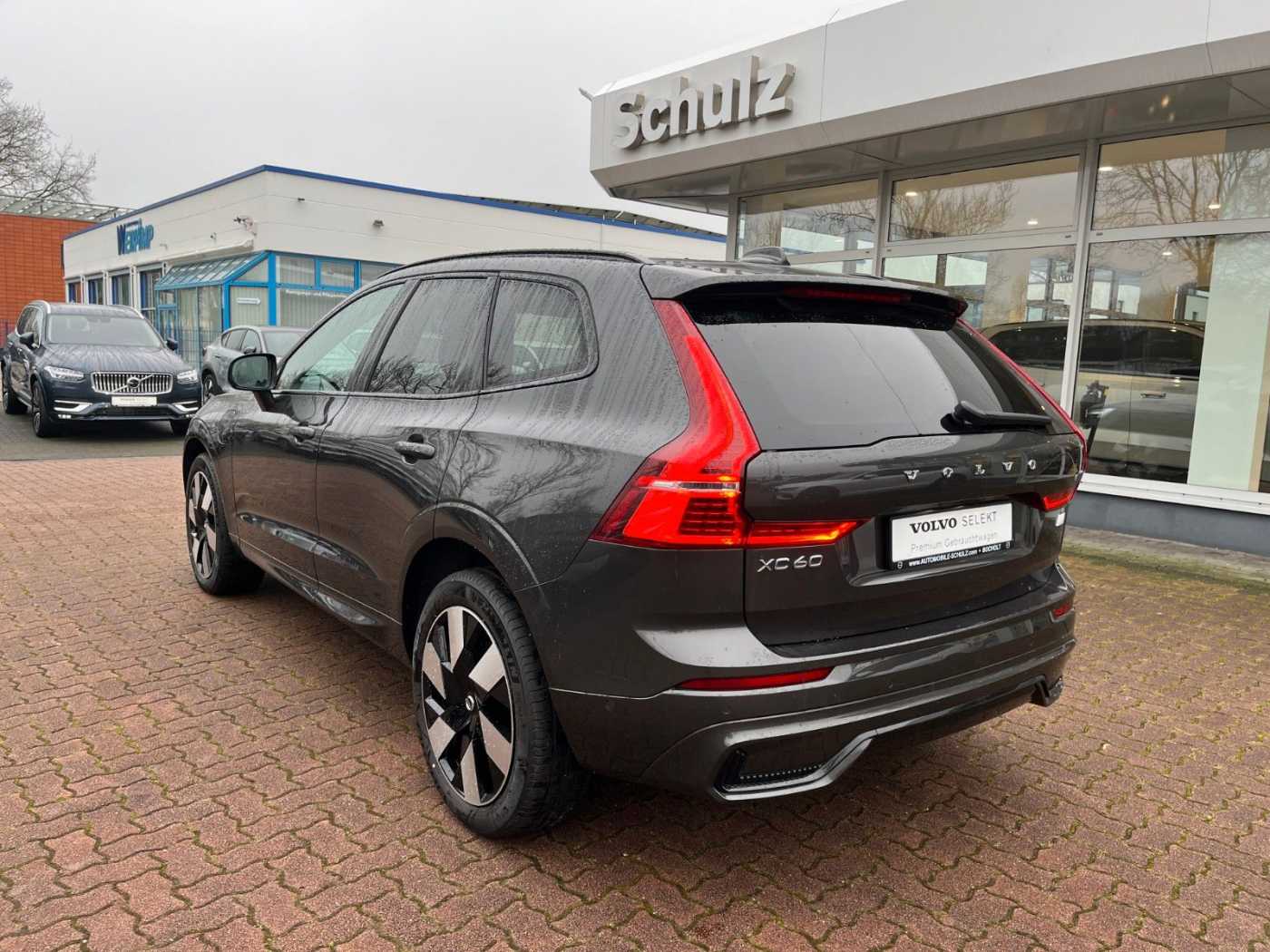 Volvo  T6 AWD Recharge Plus Dark