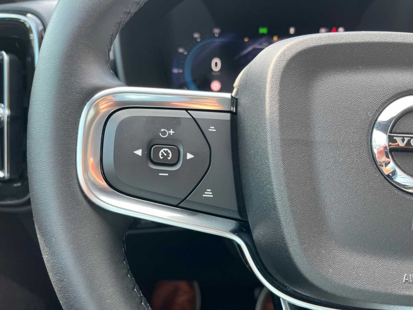 Volvo  Single Motor Extended Range Plus Dark