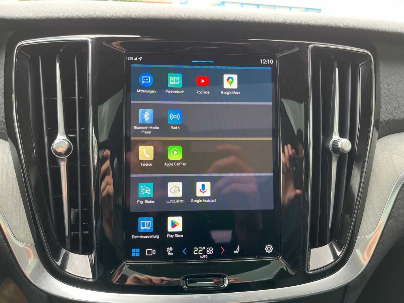 Volvo  T6 AWD Plug-in Hybrid Plus Dark Auto