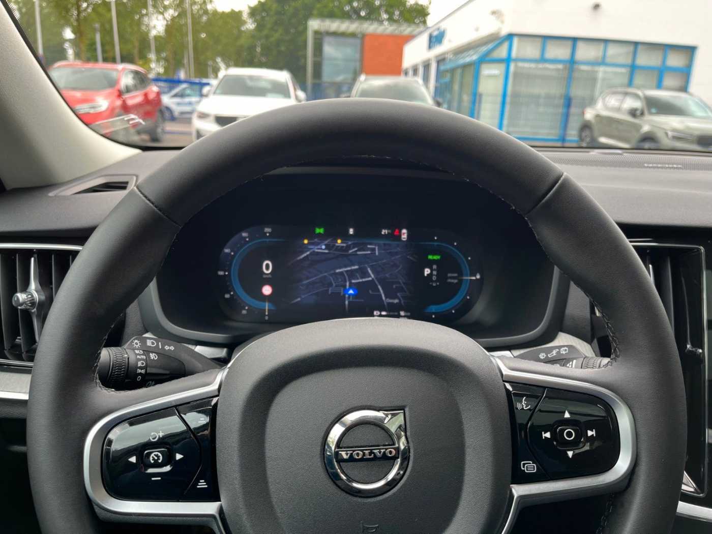 Volvo  T6 AWD Plug-in Hybrid Plus Dark Auto