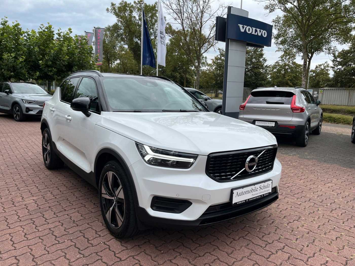 Volvo  Recharge R Design