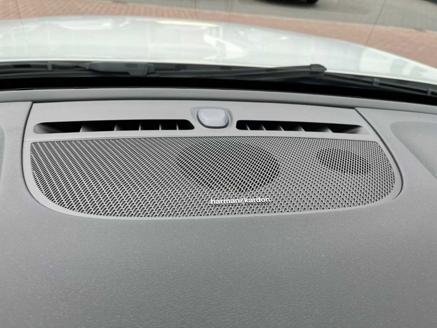 Volvo  Recharge R Design