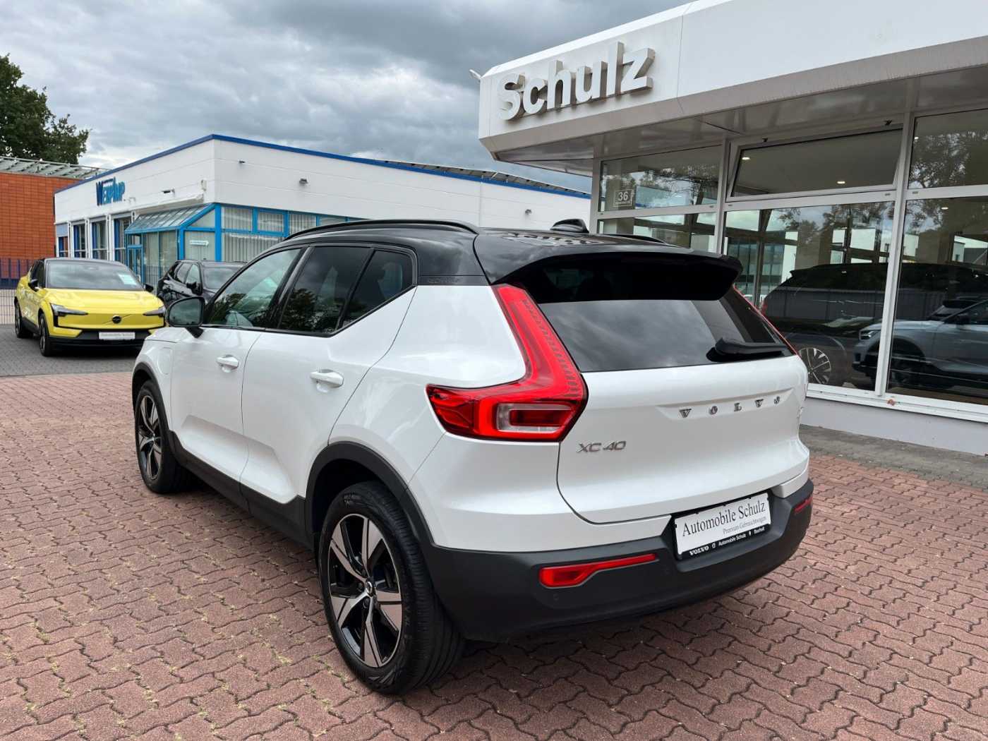 Volvo  Recharge R Design