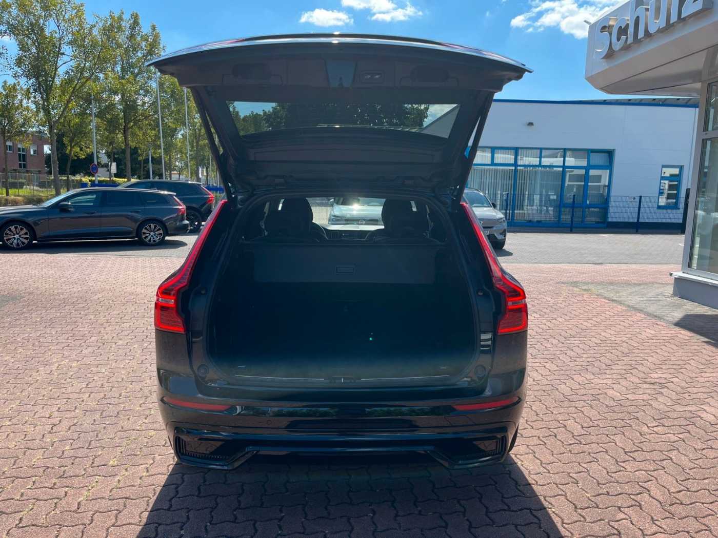 Volvo  B4 D AWD R Design Geartronic