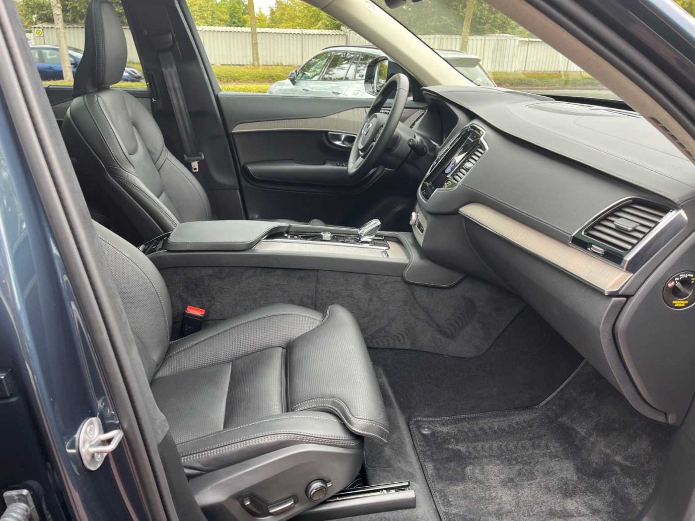 Volvo  T8 AWD Ultra Dark *LFW*HUD*AHK*PANO*