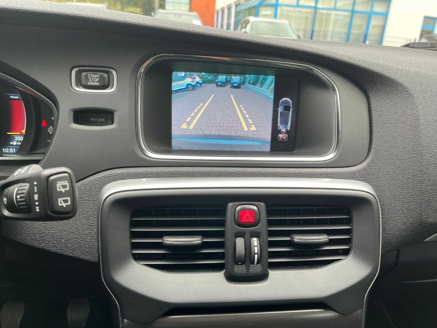 Volvo  D4 Momentum 5 Zylinder 177 PS