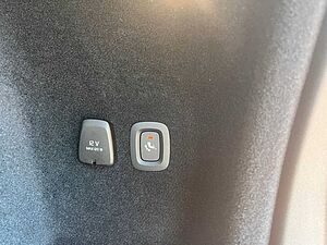Volvo  T6 AWD Plug-in Hybrid Plus Dark Auto
