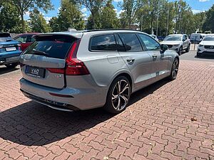 Volvo  T6 AWD Plug-in Hybrid Plus Dark Auto