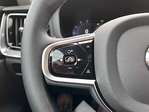 Volvo  T6 AWD Plug-in Hybrid Plus Dark Auto