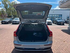 Volvo  T6 AWD Plug-in Hybrid Plus Dark Auto