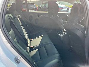 Volvo  B5 AWD Ultimate Auto