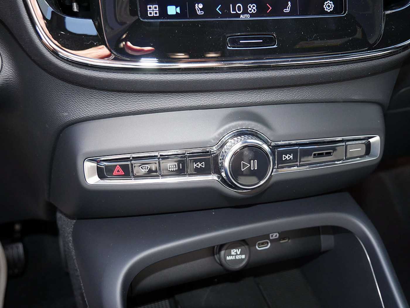 Volvo  Recharge Single Motor Ultimate LED PANO