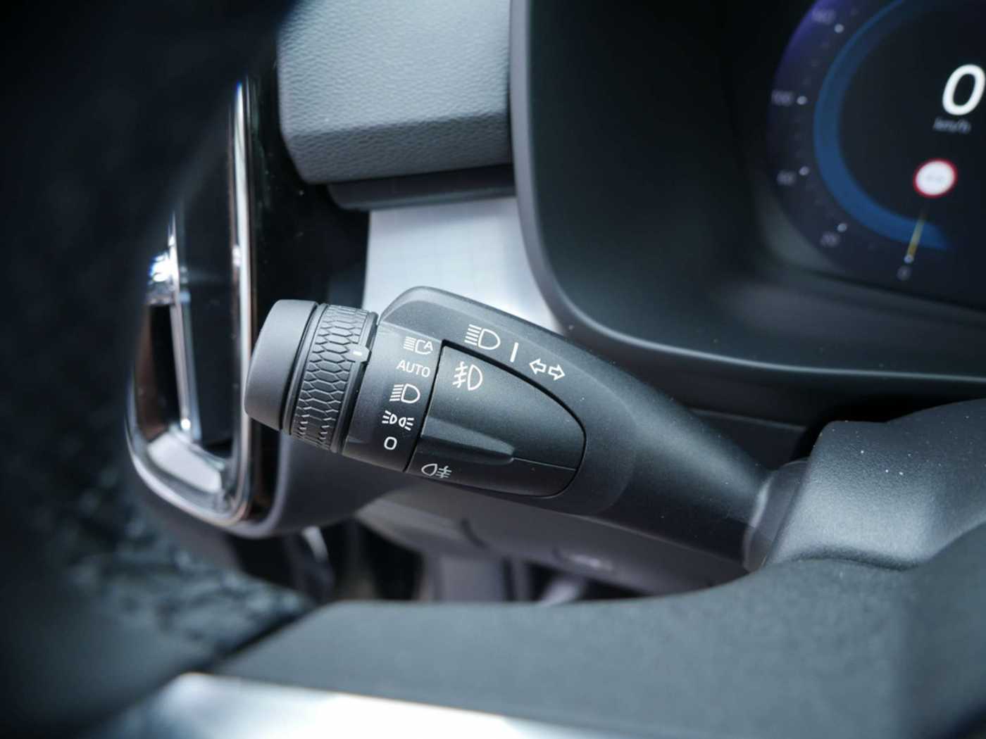 Volvo  B4 Plus Black Edition NAVI ACC LED 360°