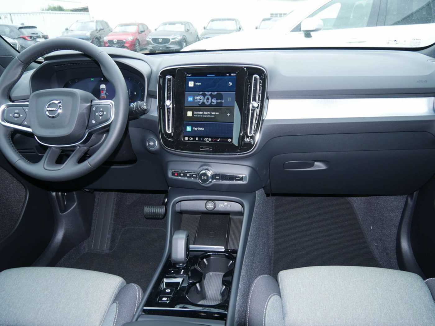 Volvo  B4 Plus Black Edition NAVI ACC LED 360°
