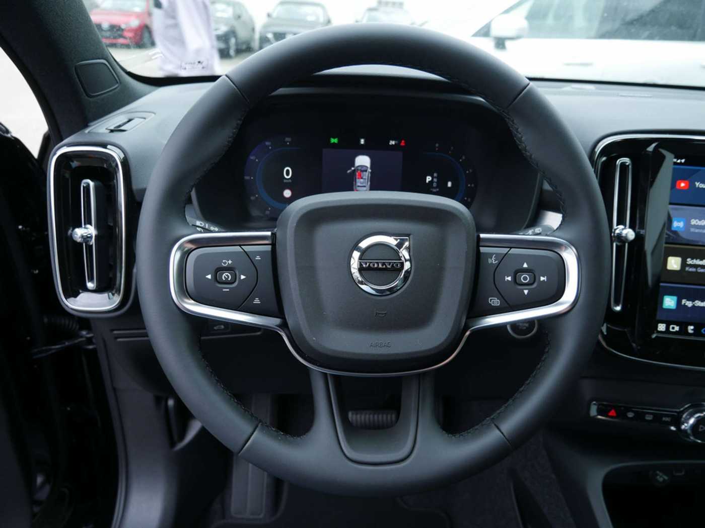 Volvo  B4 Plus Black Edition NAVI ACC LED 360°