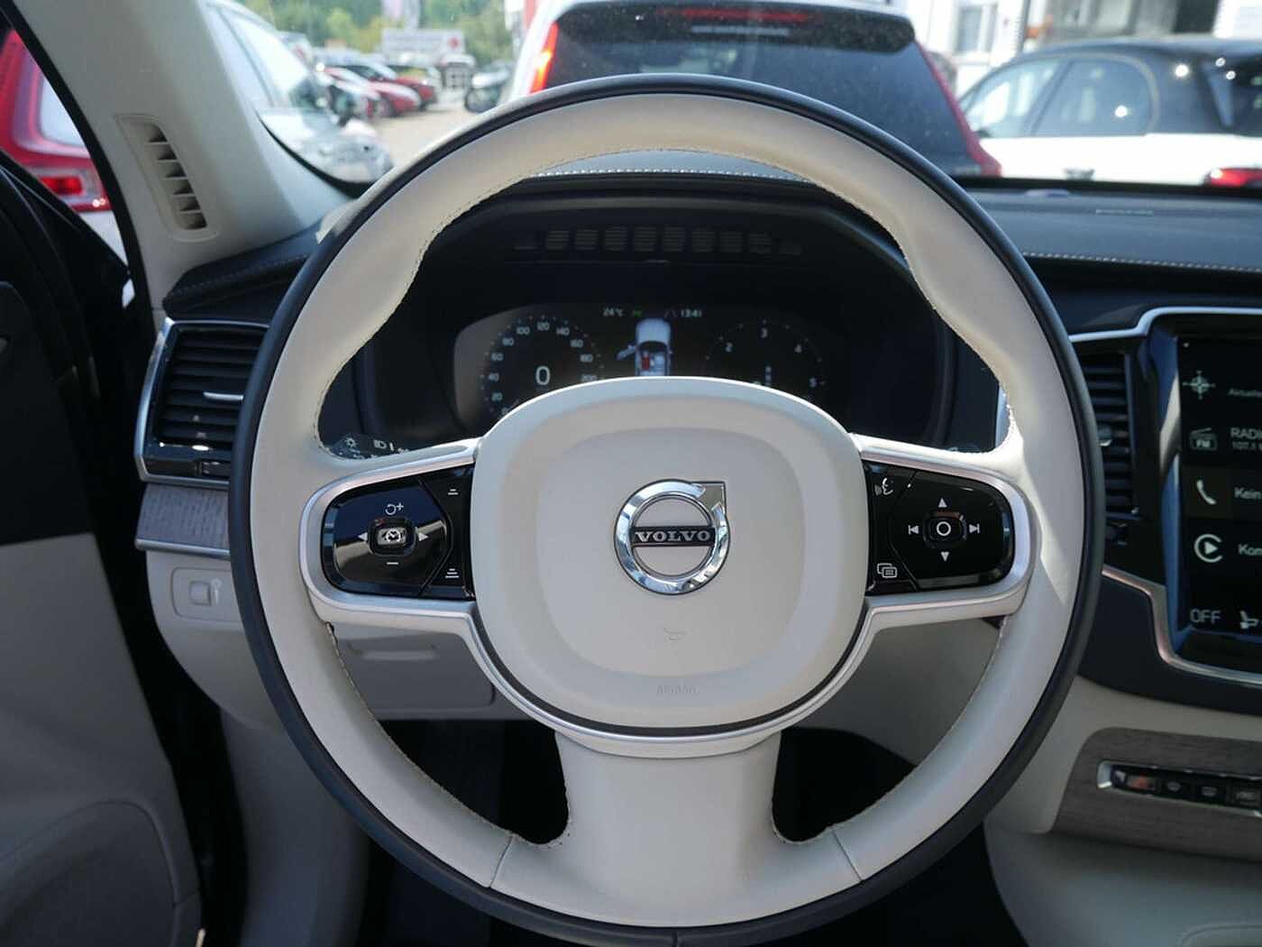 Volvo  D5 Inscription AWD ACC HUD LED PANO 360°