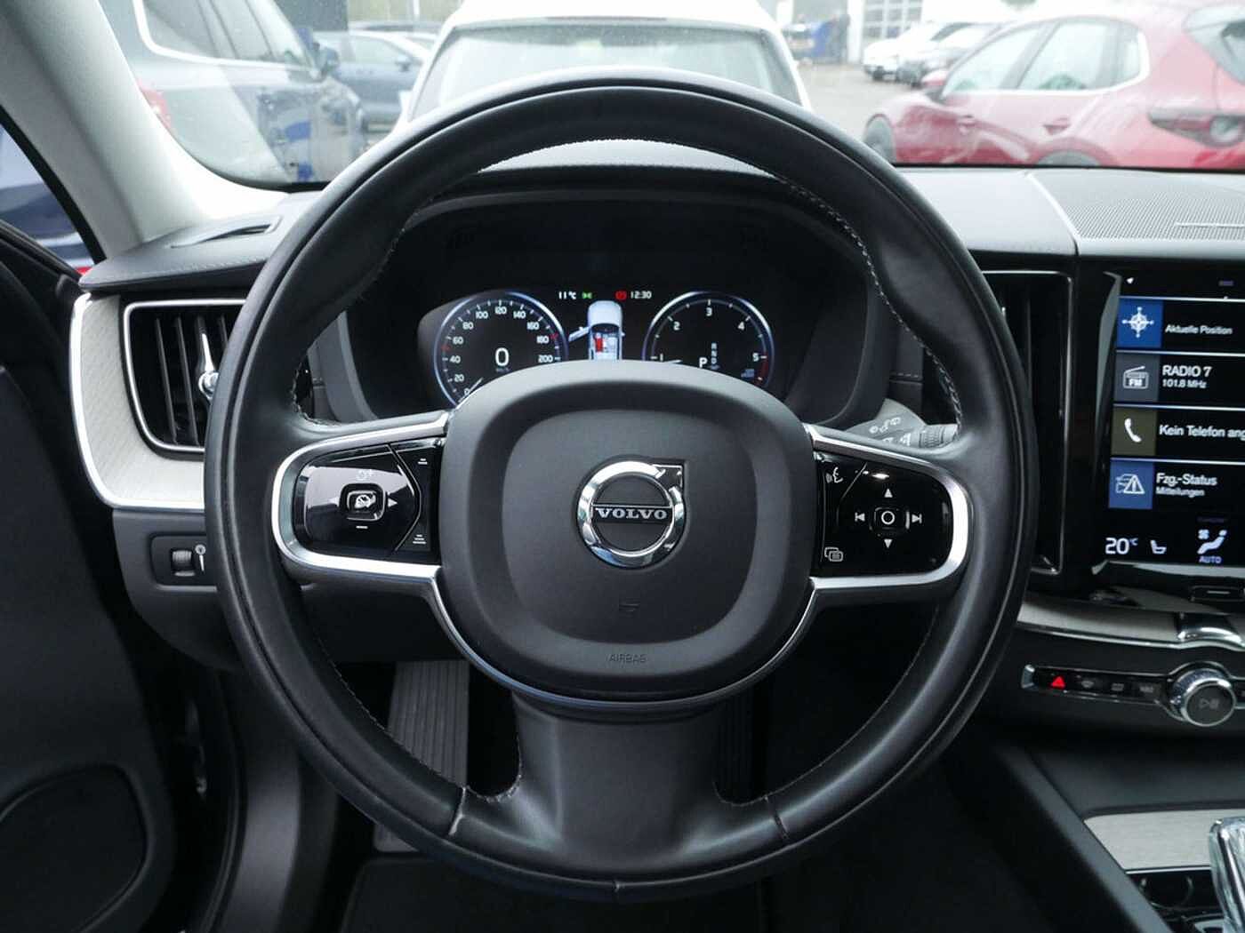 Volvo  D5 AWD Inscription SHZ H/K NAVI ACC LED