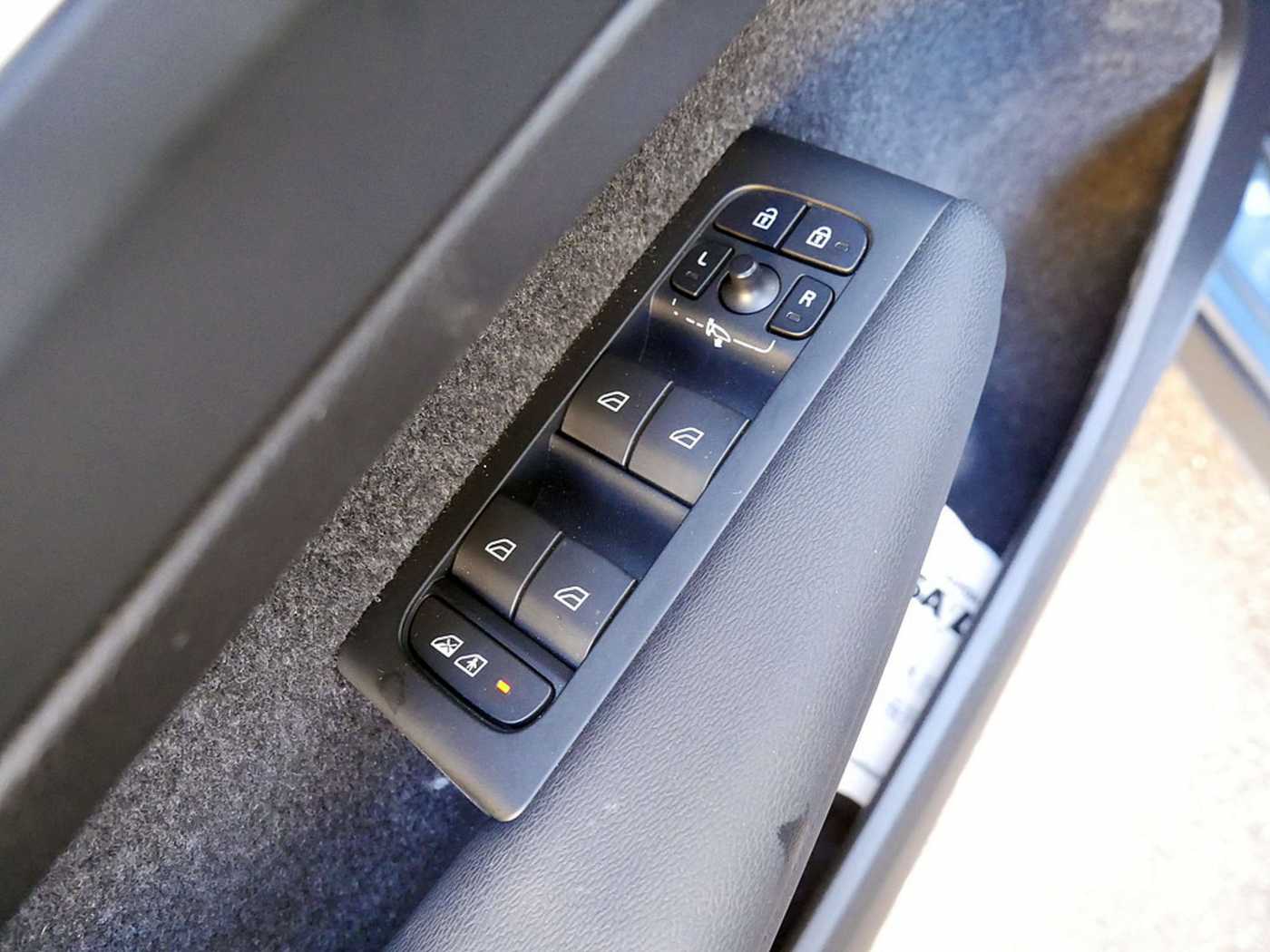 Volvo  B3 Plus Dark SHZ H/K NAVI ACC LED 360°