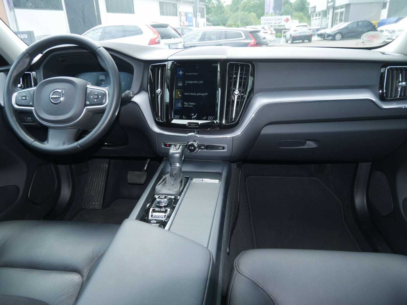 Volvo  D4 Momentum Pro LEDER KAMERA NAVI LED